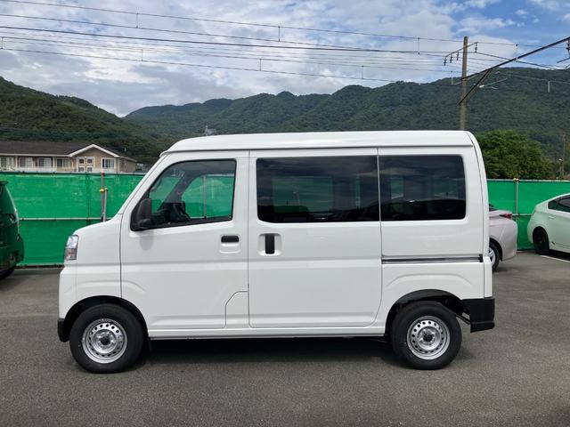 ハイゼットカーゴデラックス　４ＷＤ　ＣＶＴ　ＡＭ／ＦＭラジオデッキスマートアシスト・コーナーセンサー・３モード電子制御４ＷＤ（ＣＶＴ車）・荷室長１，９１５ｍｍ・荷室幅１，４１０ｍｍ・荷室高１，２５０ｍｍ・ハロゲンヘッドランプ・マニュアルエアコン（山梨県）の中古車