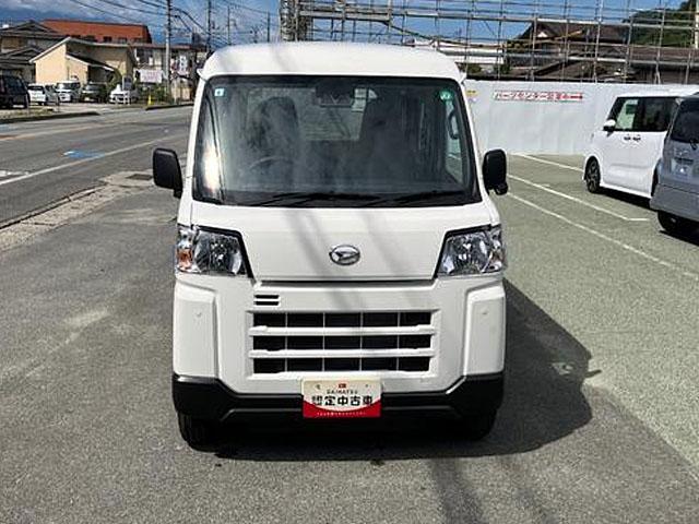 ハイゼットカーゴデラックス　４ＷＤ　ＣＶＴ　ＡＭ／ＦＭラジオデッキスマートアシスト・コーナーセンサー・３モード電子制御４ＷＤ（ＣＶＴ車）・荷室長１，９１５ｍｍ・荷室幅１，４１０ｍｍ・荷室高１，２５０ｍｍ・ハロゲンヘッドランプ・マニュアルエアコン（山梨県）の中古車