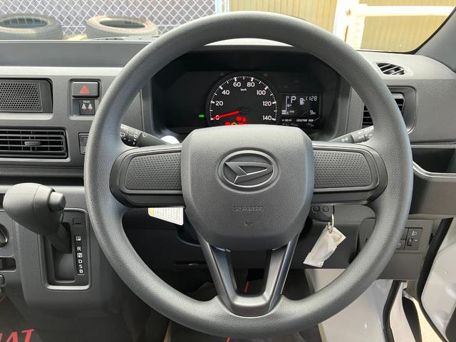 ハイゼットカーゴデラックス　４ＷＤ　ＣＶＴ　ＡＭ／ＦＭラジオデッキスマートアシスト・コーナーセンサー・３モード電子制御４ＷＤ（ＣＶＴ車）・荷室長１，９１５ｍｍ・荷室幅１，４１０ｍｍ・荷室高１，２５０ｍｍ・ハロゲンヘッドランプ・マニュアルエアコン（山梨県）の中古車