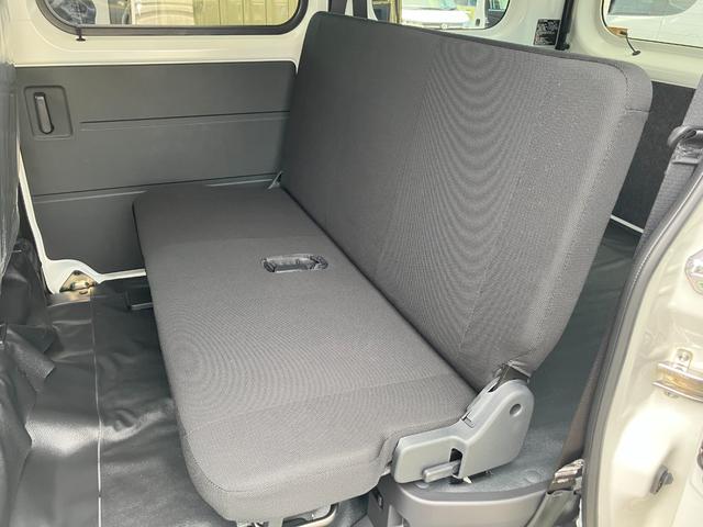 ハイゼットカーゴデラックス　４ＷＤ　ＣＶＴ　ＡＭ／ＦＭラジオデッキスマートアシスト・コーナーセンサー・３モード電子制御４ＷＤ（ＣＶＴ車）・荷室長１，９１５ｍｍ・荷室幅１，４１０ｍｍ・荷室高１，２５０ｍｍ・ハロゲンヘッドランプ・マニュアルエアコン（山梨県）の中古車