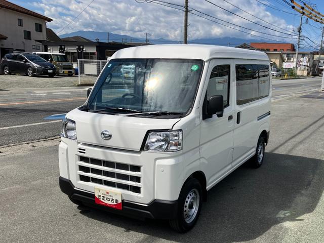 ハイゼットカーゴデラックス　４ＷＤ　ＣＶＴ　ＡＭ／ＦＭラジオデッキスマートアシスト・コーナーセンサー・３モード電子制御４ＷＤ（ＣＶＴ車）・荷室長１，９１５ｍｍ・荷室幅１，４１０ｍｍ・荷室高１，２５０ｍｍ・ハロゲンヘッドランプ・マニュアルエアコン（山梨県）の中古車