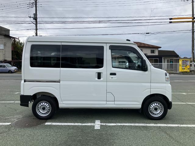 ハイゼットカーゴデラックス 4WD CVT AM/FMラジオデッキスマートアシスト・コーナーセンサー・3モード電子制御4WD(CVT車)・荷室長1,915mm・荷室幅1,410mm・荷室高1,250mm・ハロゲンヘッドランプ・マニュアルエアコン(山梨県)の中古車