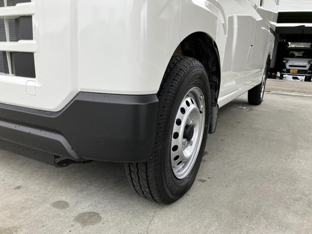 ハイゼットカーゴデラックス 4WD CVT AM/FMラジオデッキスマートアシスト・コーナーセンサー・3モード電子制御4WD(CVT車)・荷室長1,915mm・荷室幅1,410mm・荷室高1,250mm・ハロゲンヘッドランプ・マニュアルエアコン(山梨県)の中古車