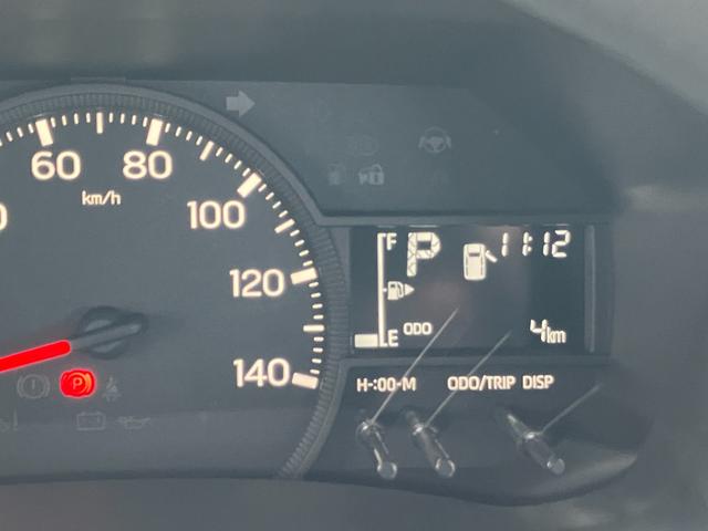 ハイゼットカーゴデラックス　４ＷＤ　ＣＶＴ　　ＡＭ／ＦＭラジオデッキスマートアシスト・コーナーセンサー・３モード電子制御４ＷＤ（ＣＶＴ車）・荷室長１，９１５ｍｍ・荷室幅１，４１０ｍｍ・荷室高１，２５０ｍｍ・ハロゲンヘッドランプ・マニュアルエアコン（山梨県）の中古車