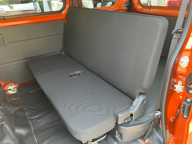 ハイゼットカーゴデラックス　４ＷＤ　ＣＶＴ　　ＡＭ／ＦＭラジオデッキスマートアシスト・コーナーセンサー・３モード電子制御４ＷＤ（ＣＶＴ車）・荷室長１，９１５ｍｍ・荷室幅１，４１０ｍｍ・荷室高１，２５０ｍｍ・ハロゲンヘッドランプ・マニュアルエアコン（山梨県）の中古車