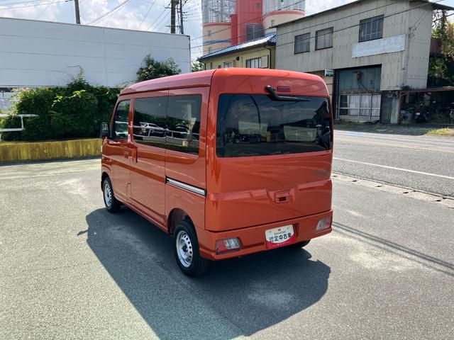 ハイゼットカーゴデラックス　４ＷＤ　ＣＶＴ　　ＡＭ／ＦＭラジオデッキスマートアシスト・コーナーセンサー・３モード電子制御４ＷＤ（ＣＶＴ車）・荷室長１，９１５ｍｍ・荷室幅１，４１０ｍｍ・荷室高１，２５０ｍｍ・ハロゲンヘッドランプ・マニュアルエアコン（山梨県）の中古車