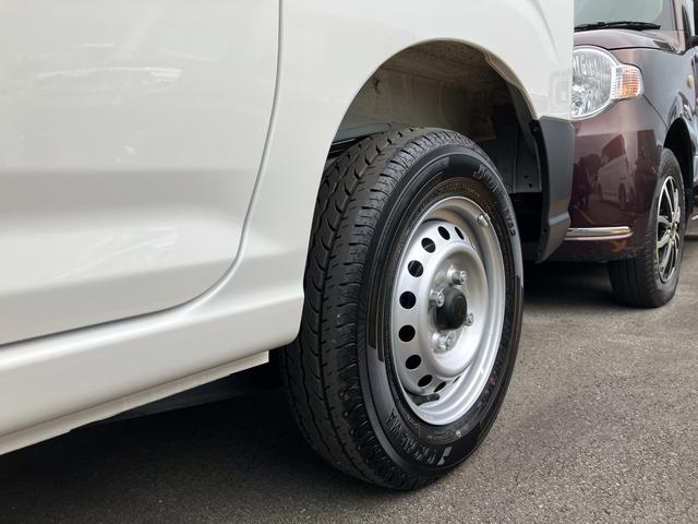 ハイゼットカーゴデラックス　４ＷＤ　ＣＶＴ　ドライブレコーダースマートアシスト・コーナーセンサー・３モード電子制御４ＷＤ（ＣＶＴ車）・荷室長１，９１５ｍｍ・荷室幅１，４１０ｍｍ・荷室高１，２５０ｍｍ・ハロゲンヘッドランプ・マニュアルエアコン（山梨県）の中古車