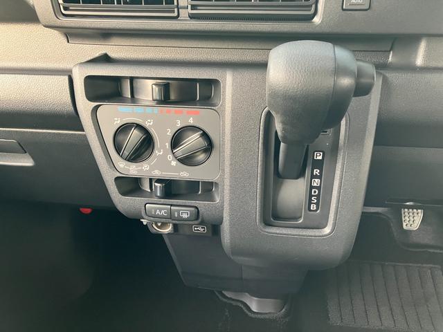 ハイゼットカーゴクルーズターボ 4WD CVT 純正ナビ バックモニタースマートアシスト・コーナーセンサー・3モード電子制御4WD(CVT車)・直列3気筒インタークーラーターボ・ハロゲンヘッドランプ・マニュアルエアコン・電動格納ミラー(山梨県)の中古車