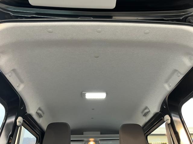 ハイゼットカーゴクルーズターボ 4WD CVT 純正ナビ バックモニタースマートアシスト・コーナーセンサー・3モード電子制御4WD(CVT車)・直列3気筒インタークーラーターボ・ハロゲンヘッドランプ・マニュアルエアコン・電動格納ミラー(山梨県)の中古車