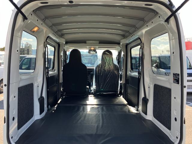 ハイゼットカーゴデラックス 4WD CVT AM/FMラジオデッキスマートアシスト・コーナーセンサー・3モード電子制御4WD(CVT車)・荷室長1,915mm・荷室幅1,410mm・荷室高1,250mm・ハロゲンヘッドランプ・マニュアルエアコン(山梨県)の中古車