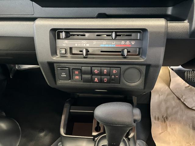 ハイゼットトラックスタンダード　４ＷＤ　ＣＶＴ　ＡＭ／ＦＭラジオデッキスマートアシスト・切り替え式４ＷＤ（ＣＶＴ車）・荷台フロア長２，０３０ｍｍ・荷台幅１，４１０ｍｍ・防錆鋼鈑・ハロゲンヘッドランプ・マニュアルエアコン（山梨県）の中古車