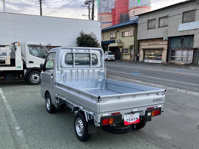 ハイゼットトラックスタンダード　４ＷＤ　ＣＶＴ　ＡＭ／ＦＭラジオデッキスマートアシスト・切り替え式４ＷＤ（ＣＶＴ車）・荷台フロア長２，０３０ｍｍ・荷台幅１，４１０ｍｍ・防錆鋼鈑・ハロゲンヘッドランプ・マニュアルエアコン（山梨県）の中古車