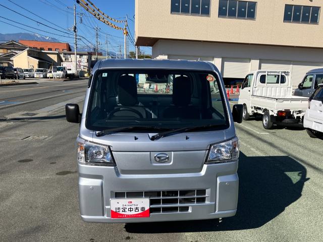 ハイゼットトラックスタンダード　４ＷＤ　ＣＶＴ　ＡＭ／ＦＭラジオデッキスマートアシスト・切り替え式４ＷＤ（ＣＶＴ車）・荷台フロア長２，０３０ｍｍ・荷台幅１，４１０ｍｍ・防錆鋼鈑・ハロゲンヘッドランプ・マニュアルエアコン（山梨県）の中古車