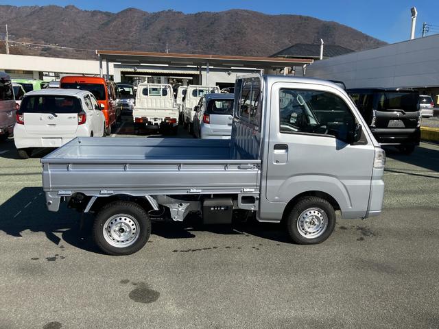 ハイゼットトラックスタンダード　４ＷＤ　ＣＶＴ　ＡＭ／ＦＭラジオデッキスマートアシスト・切り替え式４ＷＤ（ＣＶＴ車）・荷台フロア長２，０３０ｍｍ・荷台幅１，４１０ｍｍ・防錆鋼鈑・ハロゲンヘッドランプ・マニュアルエアコン（山梨県）の中古車