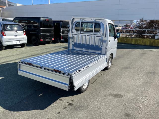 ハイゼットトラックスタンダード　４ＷＤ　ＣＶＴ　ＡＭ／ＦＭラジオデッキスマートアシスト・切り替え式４ＷＤ（ＣＶＴ車）・荷台フロア長２，０３０ｍｍ・荷台幅１，４１０ｍｍ・防錆鋼鈑・ハロゲンヘッドランプ・マニュアルエアコン（山梨県）の中古車