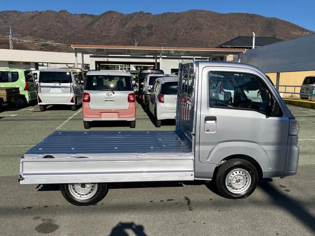 ハイゼットトラックスタンダード 4WD CVT AM/FMラジオデッキスマートアシスト・切り替え式4WD(CVT車)・荷台フロア長2,030mm・荷台幅1,410mm・防錆鋼鈑・ハロゲンヘッドランプ・マニュアルエアコン(山梨県)の中古車