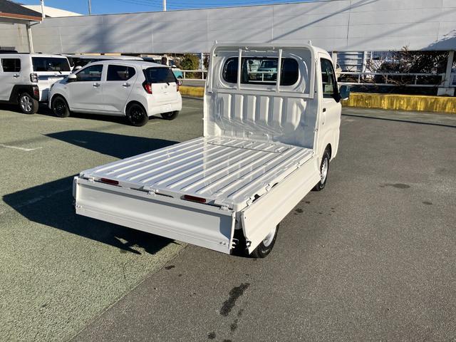ハイゼットトラックスタンダード　４ＷＤ　ＭＴ　ＡＭ／ＦＭラジオデッキスマートアシスト・荷台フロア長２，０３０ｍｍ・荷台幅１，４１０ｍｍ・防錆鋼鈑・ハロゲンヘッドランプ・マニュアルエアコン（山梨県）の中古車