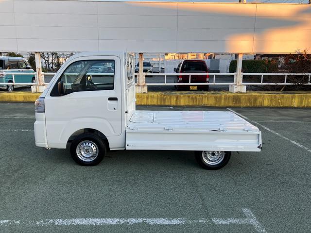 ハイゼットトラックスタンダード　４ＷＤ　ＭＴ　ＡＭ／ＦＭラジオデッキスマートアシスト・荷台フロア長２，０３０ｍｍ・荷台幅１，４１０ｍｍ・防錆鋼鈑・ハロゲンヘッドランプ・マニュアルエアコン（山梨県）の中古車