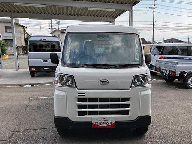 ハイゼットカーゴデラックス　４ＷＤ　ＣＶＴ　ＡＭ／ＦＭラジオデッキスマートアシスト・コーナーセンサー・３モード電子制御４ＷＤ（ＣＶＴ車）・荷室長１，９１５ｍｍ・荷室幅１，４１０ｍｍ・荷室高１，２５０ｍｍ・ハロゲンヘッドランプ・マニュアルエアコン（山梨県）の中古車