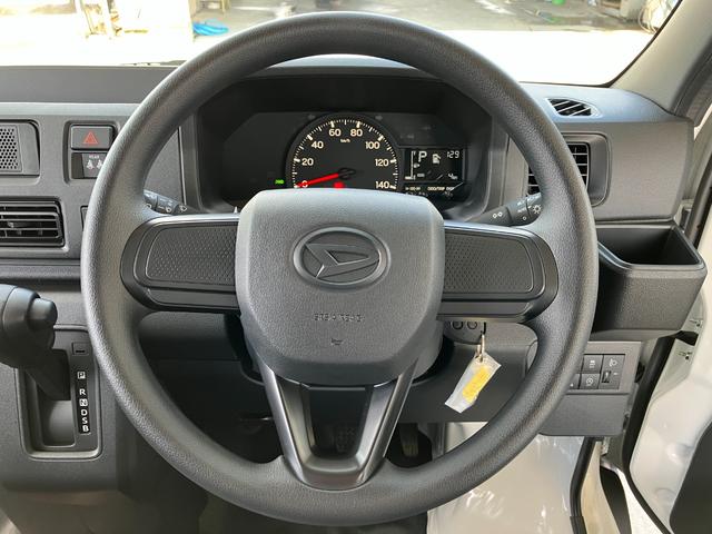 ハイゼットカーゴデラックス　４ＷＤ　ＣＶＴ　ＡＭ／ＦＭラジオデッキスマートアシスト・コーナーセンサー・３モード電子制御４ＷＤ（ＣＶＴ車）・荷室長１，９１５ｍｍ・荷室幅１，４１０ｍｍ・荷室高１，２５０ｍｍ・ハロゲンヘッドランプ・マニュアルエアコン（山梨県）の中古車