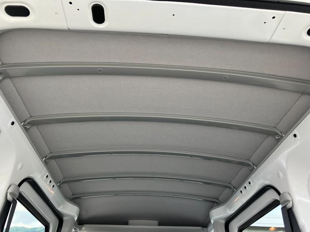 ハイゼットカーゴデラックス　４ＷＤ　ＣＶＴ　ＡＭ／ＦＭラジオデッキスマートアシスト・コーナーセンサー・３モード電子制御４ＷＤ（ＣＶＴ車）・荷室長１，９１５ｍｍ・荷室幅１，４１０ｍｍ・荷室高１，２５０ｍｍ・ハロゲンヘッドランプ・マニュアルエアコン（山梨県）の中古車