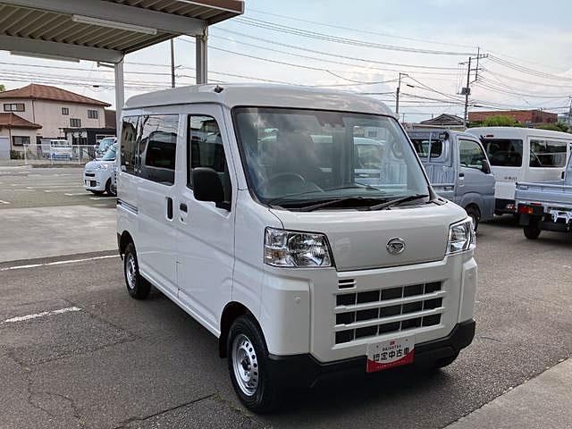 ハイゼットカーゴデラックス　４ＷＤ　ＣＶＴ　ＡＭ／ＦＭラジオデッキスマートアシスト・コーナーセンサー・３モード電子制御４ＷＤ（ＣＶＴ車）・荷室長１，９１５ｍｍ・荷室幅１，４１０ｍｍ・荷室高１，２５０ｍｍ・ハロゲンヘッドランプ・マニュアルエアコン（山梨県）の中古車