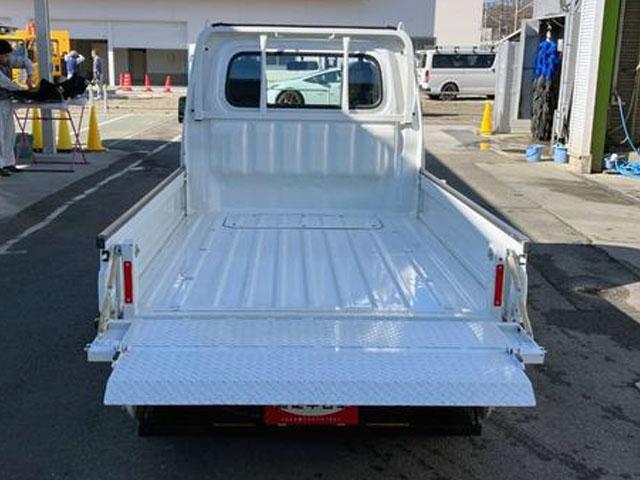 ハイゼットトラックコンパクトテールリフト　４ＷＤ　ＡＴ（山梨県）の中古車