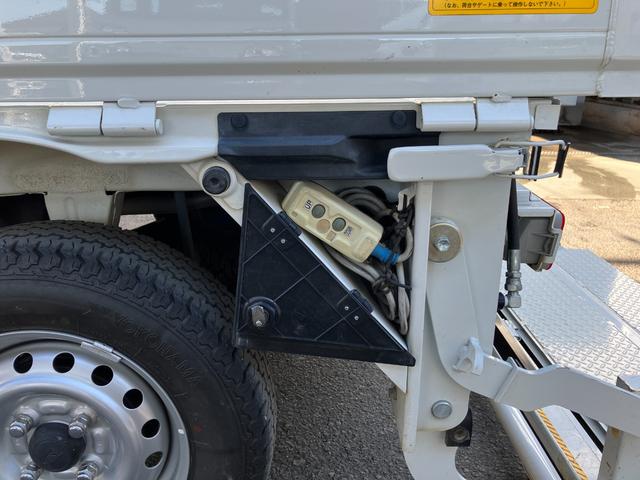 ハイゼットトラックコンパクトテールリフト　４ＷＤ　ＡＴ（山梨県）の中古車