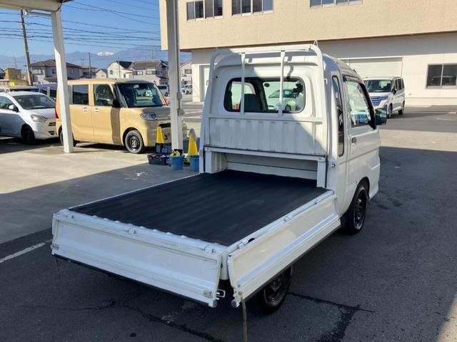 ハイゼットトラックジャンボ　４ＷＤ　ＭＴ　整備付き　１年保証取説記録簿　切替４ＷＤ　ワンオーナー　ＡＭ／ＦＭラジオデッキ　マニュアルエアコン（山梨県）の中古車