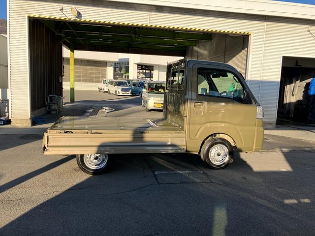 ハイゼットトラックスタンダード　４ＷＤ　ＣＶＴ　ＡＭ／ＦＭラジオデッキスマートアシスト・切り替え式４ＷＤ（ＣＶＴ車）・荷台フロア長２，０３０ｍｍ・荷台幅１，４１０ｍｍ・防錆鋼鈑・ハロゲンヘッドランプ・マニュアルエアコン（山梨県）の中古車