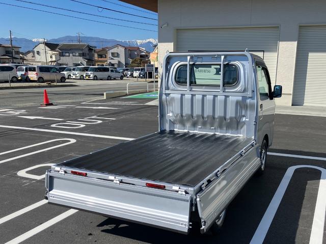 ハイゼットトラックスタンダード 4WD MT AM/FMラジオデッキ荷台フロア長2,030mm・荷台幅1,410mm・防錆鋼鈑・ハロゲンヘッドランプ・マニュアルエアコン(山梨県)の中古車