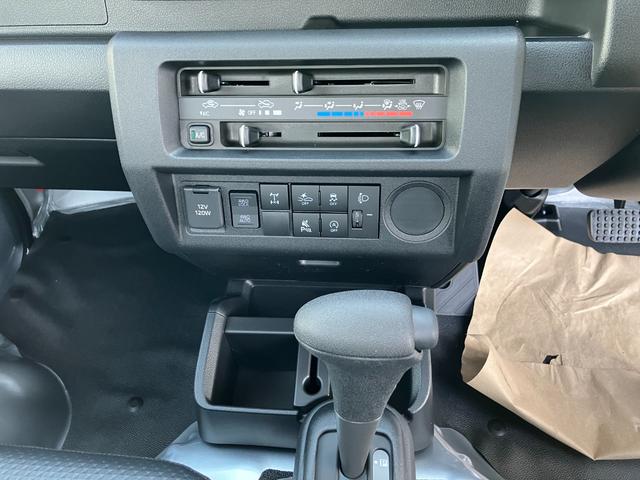 ハイゼットトラックスタンダード　農用スペシャル　ＡＭ／ＦＭラジオデッキ　ＣＶＴスマートアシスト・コーナーセンサー・切り替え式４ＷＤ（ＣＶＴ車）・スーパーデフロック・ハロゲンヘッドランプ・マニュアルエアコン・リア４枚リーフスプリング（山梨県）の中古車