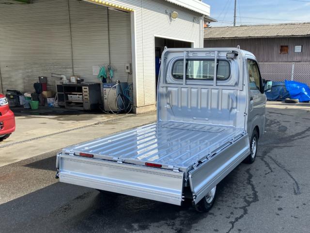 ハイゼットトラックスタンダード　農用スペシャル　ＡＭ／ＦＭラジオデッキ　ＣＶＴスマートアシスト・コーナーセンサー・切り替え式４ＷＤ（ＣＶＴ車）・スーパーデフロック・ハロゲンヘッドランプ・マニュアルエアコン・リア４枚リーフスプリング（山梨県）の中古車