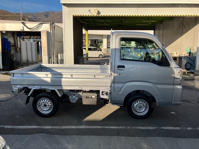 ハイゼットトラックスタンダード 農用スペシャル 4WD CVTスマートアシスト・コーナーセンサー・切り替え式4WD(CVT車)・スーパーデフロック・ハロゲンヘッドランプ・マニュアルエアコン・リア4枚リーフスプリング(山梨県)の中古車