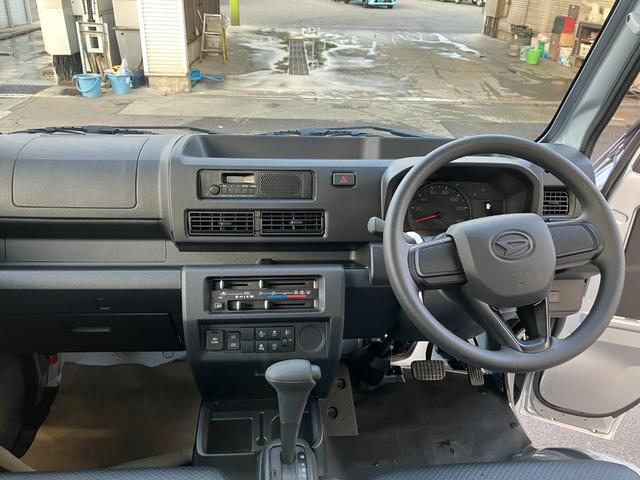 ハイゼットトラックスタンダード　４ＷＤ　ＣＶＴ　ＡＭ／ＦＭラジオデッキスマートアシスト・切り替え式４ＷＤ（ＣＶＴ車）・荷台フロア長２，０３０ｍｍ・荷台幅１，４１０ｍｍ・防錆鋼鈑・ハロゲンヘッドランプ・マニュアルエアコン（山梨県）の中古車