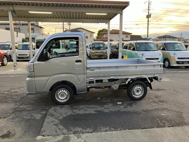 ハイゼットトラックスタンダード　４ＷＤ　ＣＶＴ　ＡＭ／ＦＭラジオデッキスマートアシスト・切り替え式４ＷＤ（ＣＶＴ車）・荷台フロア長２，０３０ｍｍ・荷台幅１，４１０ｍｍ・防錆鋼鈑・ハロゲンヘッドランプ・マニュアルエアコン（山梨県）の中古車