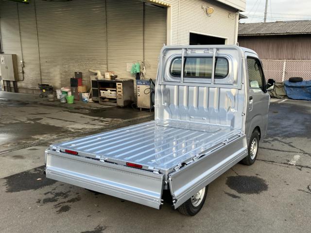 ハイゼットトラックスタンダード　４ＷＤ　ＣＶＴ　ＡＭ／ＦＭラジオデッキスマートアシスト・切り替え式４ＷＤ（ＣＶＴ車）・荷台フロア長２，０３０ｍｍ・荷台幅１，４１０ｍｍ・防錆鋼鈑・ハロゲンヘッドランプ・マニュアルエアコン（山梨県）の中古車