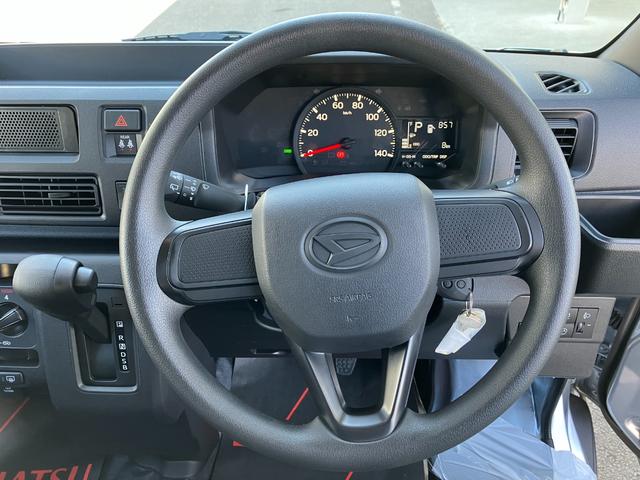 ハイゼットカーゴデラックス　４ＷＤ　ＣＶＴ　ＡＭ／ＦＭラジオデッキスマートアシスト・コーナーセンサー・３モード電子制御４ＷＤ（ＣＶＴ車）・荷室長１，９１５ｍｍ・荷室幅１，４１０ｍｍ・荷室高１，２５０ｍｍ・ハロゲンヘッドランプ・マニュアルエアコン（山梨県）の中古車