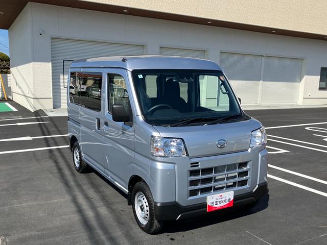 ハイゼットカーゴデラックス　４ＷＤ　ＣＶＴ　ＡＭ／ＦＭラジオデッキスマートアシスト・コーナーセンサー・３モード電子制御４ＷＤ（ＣＶＴ車）・荷室長１，９１５ｍｍ・荷室幅１，４１０ｍｍ・荷室高１，２５０ｍｍ・ハロゲンヘッドランプ・マニュアルエアコン（山梨県）の中古車