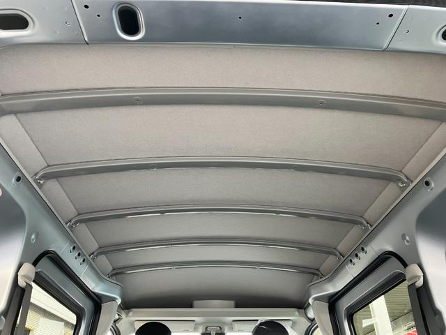 ハイゼットカーゴデラックス　４ＷＤ　ＣＶＴスマートアシスト・コーナーセンサー・３モード電子制御４ＷＤ（ＣＶＴ車）・荷室長１，９１５ｍｍ・荷室幅１，４１０ｍｍ・荷室高１，２５０ｍｍ・ハロゲンヘッドランプ・マニュアルエアコン（山梨県）の中古車