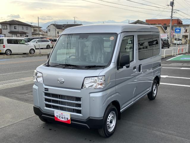 ハイゼットカーゴデラックス　４ＷＤ　ＣＶＴスマートアシスト・コーナーセンサー・３モード電子制御４ＷＤ（ＣＶＴ車）・荷室長１，９１５ｍｍ・荷室幅１，４１０ｍｍ・荷室高１，２５０ｍｍ・ハロゲンヘッドランプ・マニュアルエアコン（山梨県）の中古車