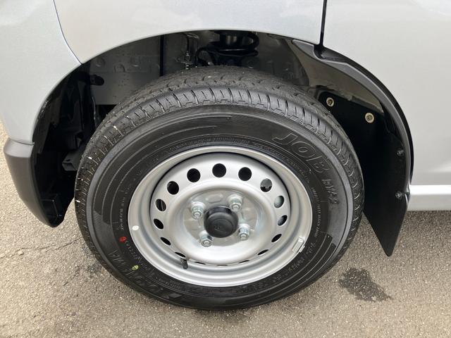 ハイゼットカーゴデラックス　４ＷＤ　ＣＶＴスマートアシスト・コーナーセンサー・３モード電子制御４ＷＤ（ＣＶＴ車）・荷室長１，９１５ｍｍ・荷室幅１，４１０ｍｍ・荷室高１，２５０ｍｍ・ハロゲンヘッドランプ・マニュアルエアコン（山梨県）の中古車