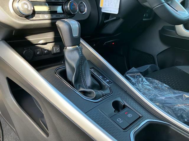 ロッキープレミアムＧ　９インチナビ　パノラマモニタースマートアシスト・コーナーセンサー・１７インチアルミ・ＬＥＤヘッドランプ・（自動消灯システム）・オートエアコン・プッシュエンジンスタート（山梨県）の中古車