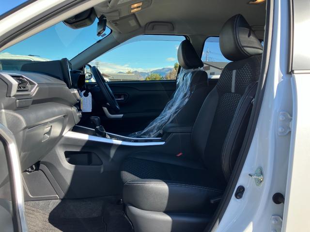 ロッキープレミアムＧ　９インチナビ　パノラマモニタースマートアシスト・コーナーセンサー・１７インチアルミ・ＬＥＤヘッドランプ・（自動消灯システム）・オートエアコン・プッシュエンジンスタート（山梨県）の中古車