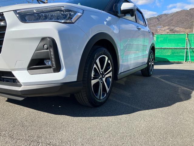 ロッキープレミアムＧ　９インチナビ　パノラマモニタースマートアシスト・コーナーセンサー・１７インチアルミ・ＬＥＤヘッドランプ・（自動消灯システム）・オートエアコン・プッシュエンジンスタート（山梨県）の中古車