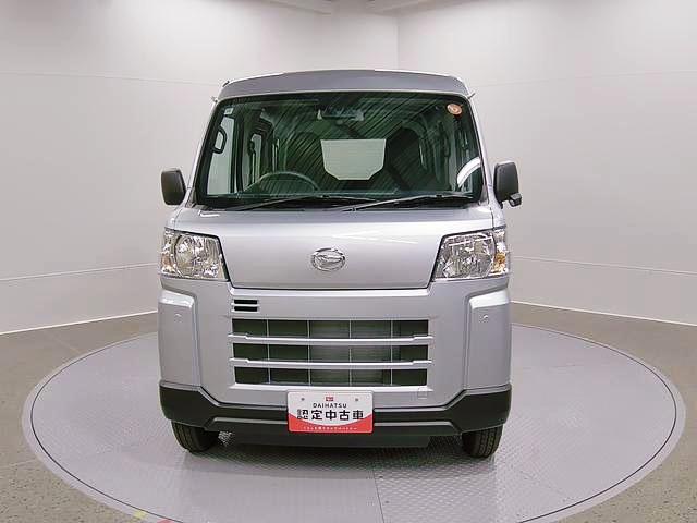 ハイゼットカーゴデラックス　４ＷＤ　ＣＶＴスマートアシスト・コーナーセンサー・３モード電子制御４ＷＤ（ＣＶＴ車）・荷室長１，９１５ｍｍ・荷室幅１，４１０ｍｍ・荷室高１，２５０ｍｍ・ハロゲンヘッドランプ・マニュアルエアコン（山梨県）の中古車