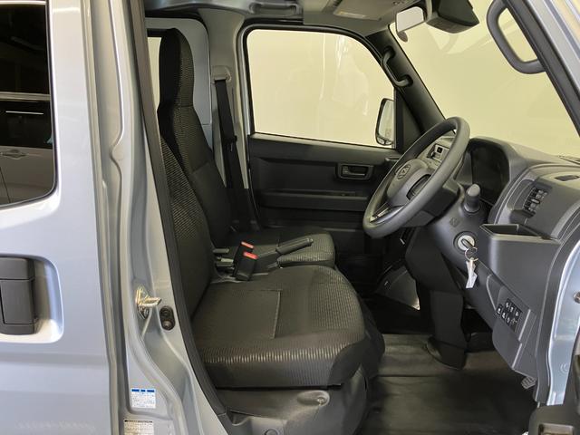 ハイゼットカーゴデラックス　４ＷＤ　ＣＶＴスマートアシスト・コーナーセンサー・３モード電子制御４ＷＤ（ＣＶＴ車）・荷室長１，９１５ｍｍ・荷室幅１，４１０ｍｍ・荷室高１，２５０ｍｍ・ハロゲンヘッドランプ・マニュアルエアコン（山梨県）の中古車