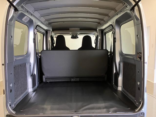 ハイゼットカーゴデラックス　４ＷＤ　ＣＶＴスマートアシスト・コーナーセンサー・３モード電子制御４ＷＤ（ＣＶＴ車）・荷室長１，９１５ｍｍ・荷室幅１，４１０ｍｍ・荷室高１，２５０ｍｍ・ハロゲンヘッドランプ・マニュアルエアコン（山梨県）の中古車