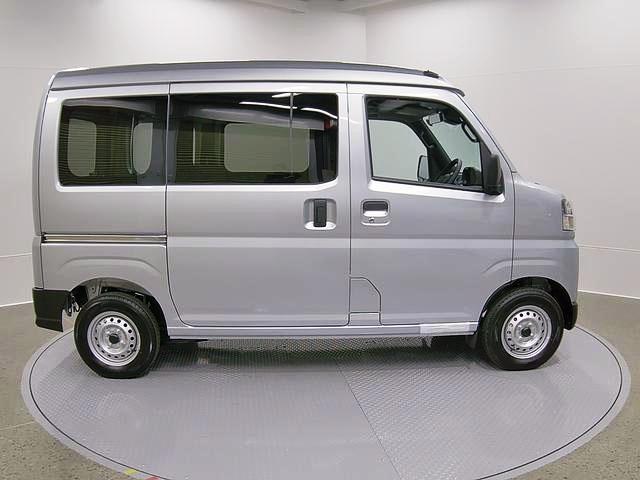 ハイゼットカーゴデラックス　４ＷＤ　ＣＶＴスマートアシスト・コーナーセンサー・３モード電子制御４ＷＤ（ＣＶＴ車）・荷室長１，９１５ｍｍ・荷室幅１，４１０ｍｍ・荷室高１，２５０ｍｍ・ハロゲンヘッドランプ・マニュアルエアコン（山梨県）の中古車