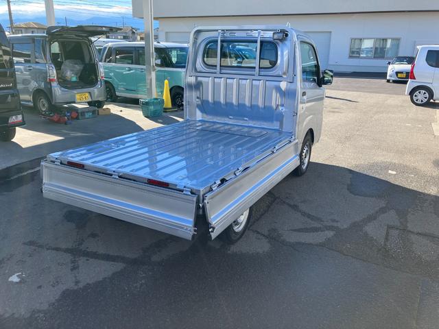 ハイゼットトラックスタンダード 農用スペシャル AM/FMラジオデッキ CVTスマートアシスト・切り替え式4WD(CVT車)・荷台フロア長2,030mm・荷台幅1,410mm・防錆鋼鈑・ハロゲンヘッドランプ・マニュアルエアコン(山梨県)の中古車